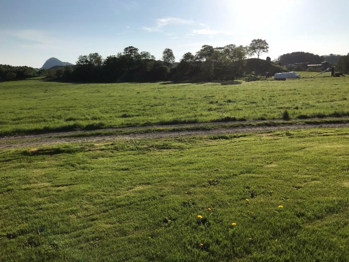 Eikeland Gard Vakantieboerderij Bjerkreim